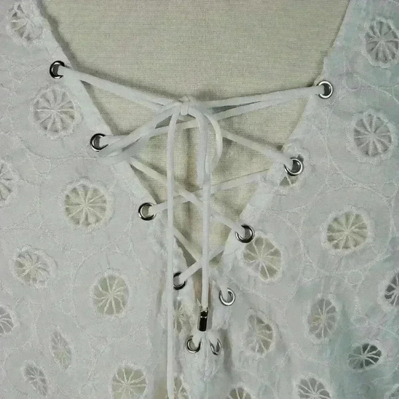 LUCY Paris Julie Top White Boho Eyelet Lace-up Bell Sleeve Shirt sz M - Picture 3 of 11